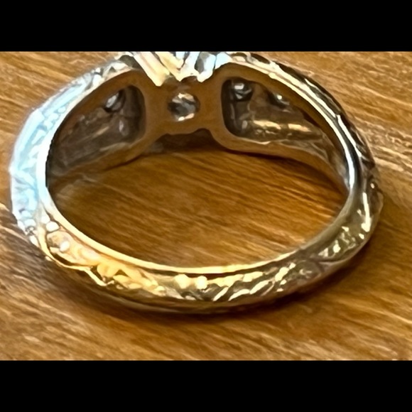 Certified Diamond Ring/18k White Gold, Brilliant Center Diamond/Smaller Diamonds - Picture 7 of 8